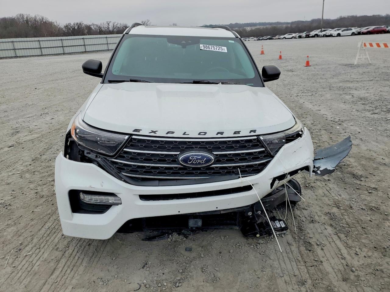 2021 FORD EXPLORER XLT photo 9