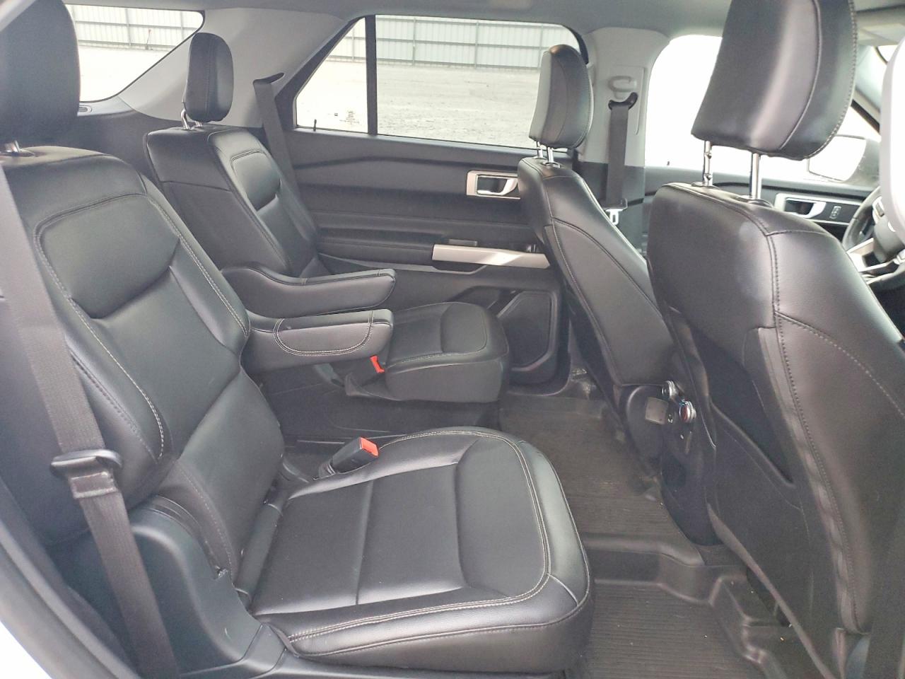 2021 FORD EXPLORER XLT photo 21