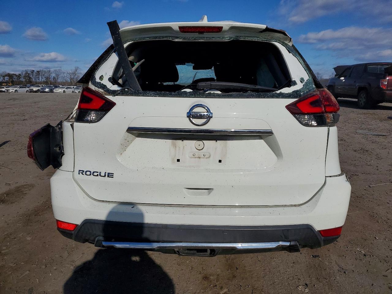 2020 NISSAN ROGUE S photo 6