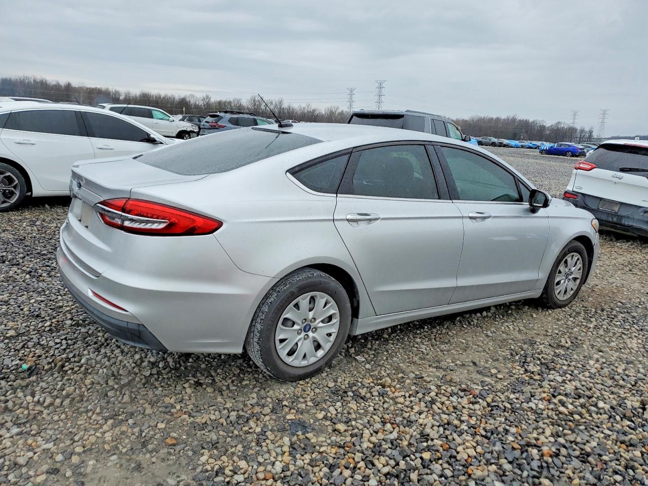 2019 FORD FUSION S photo 3