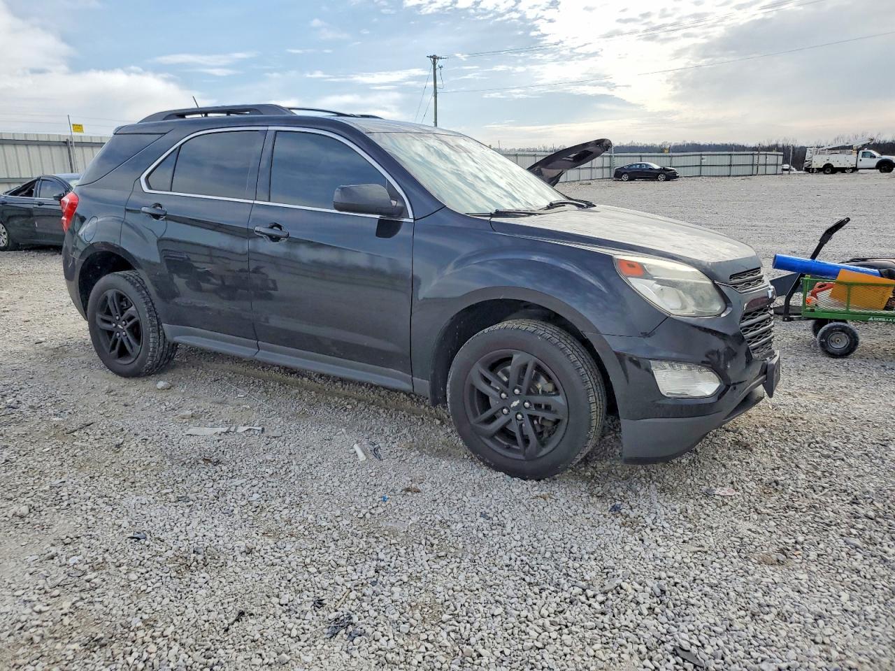 2017 CHEVROLET EQUINOX LT photo 4