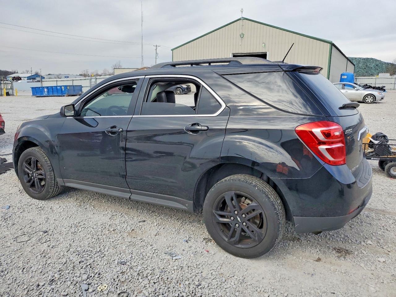 2017 CHEVROLET EQUINOX LT photo 2