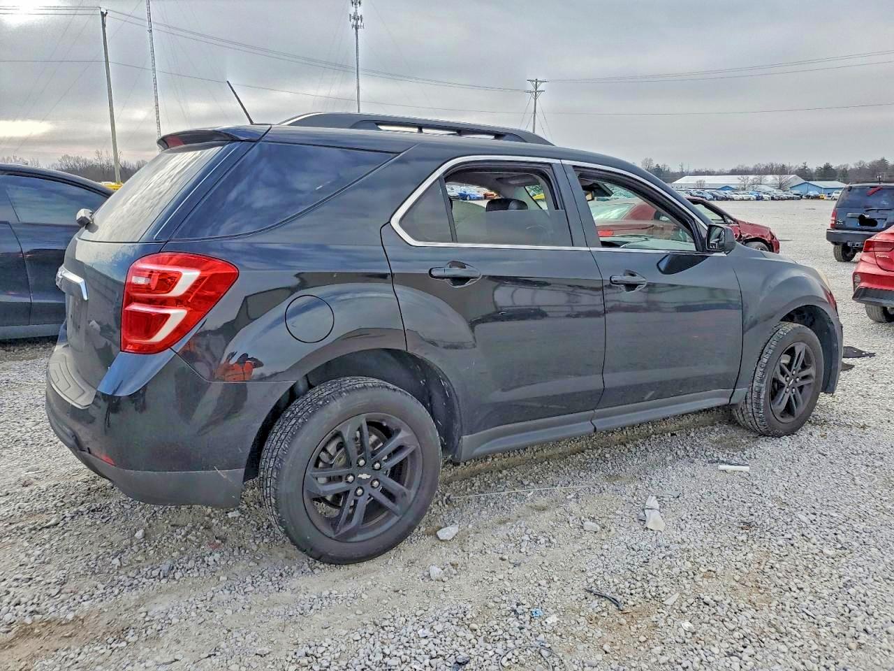 2017 CHEVROLET EQUINOX LT photo 3
