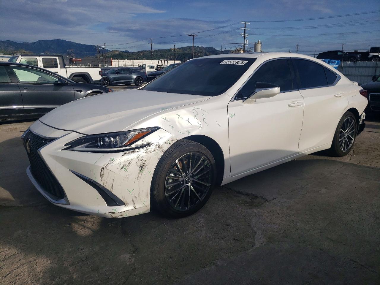 2025 LEXUS ES