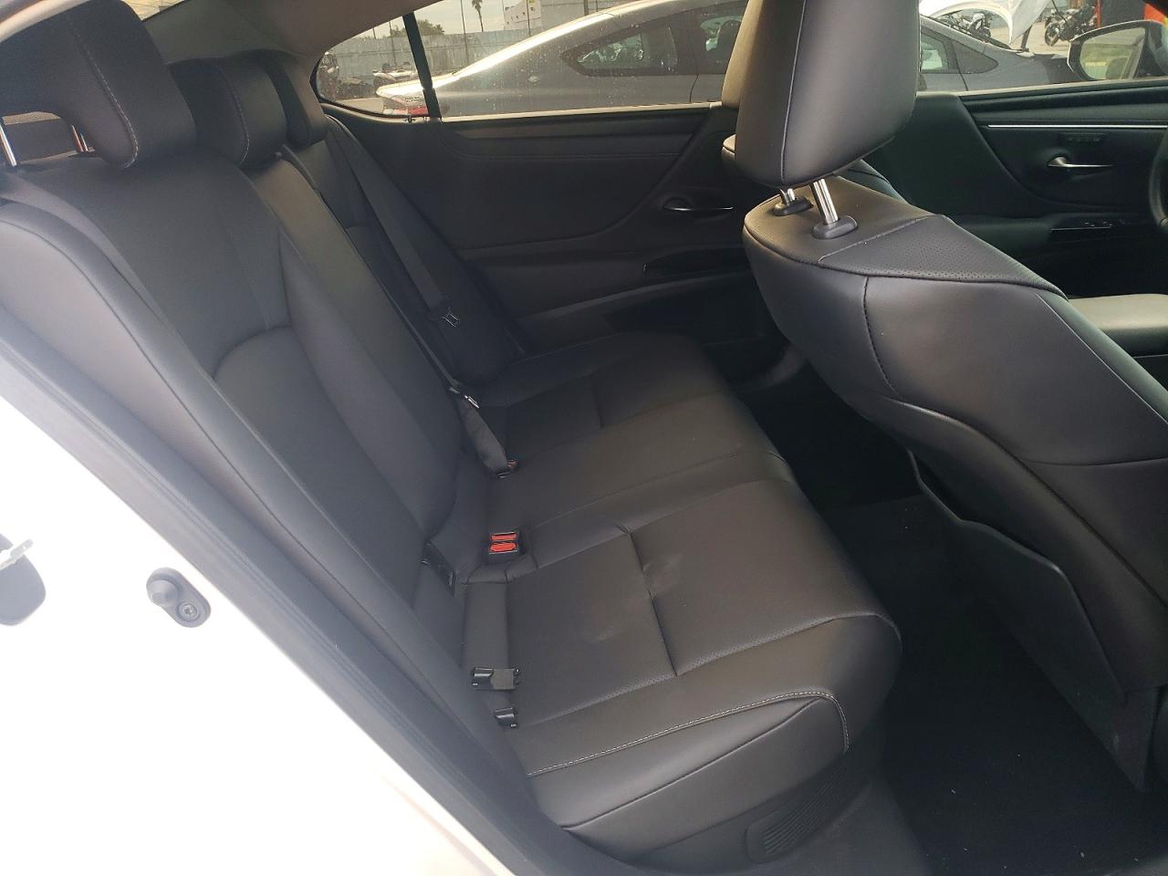 2025 LEXUS ES 300H BASE photo 10