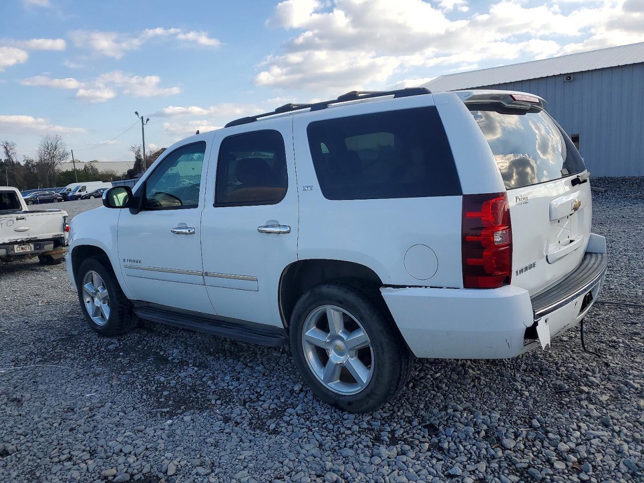 2009 CHEVROLET TAHOE C1500 LTZ photo 2