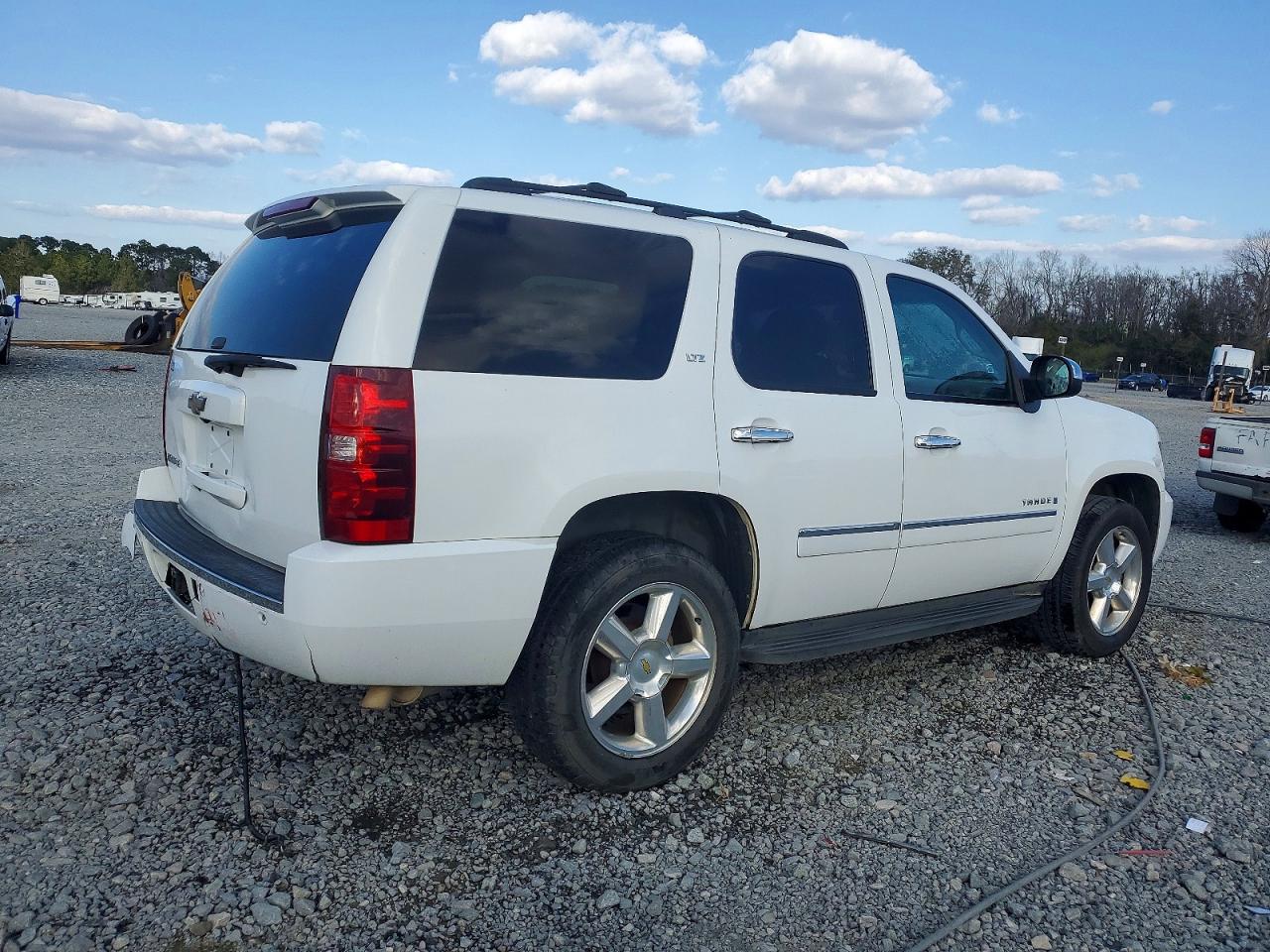 2009 CHEVROLET TAHOE C1500 LTZ photo 3