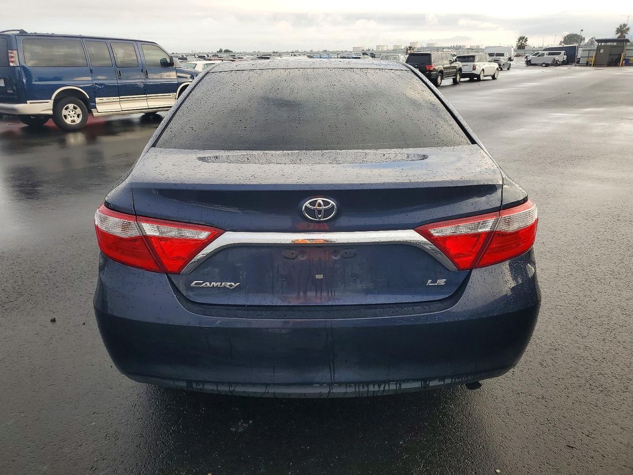 2016 TOYOTA CAMRY LE photo 6
