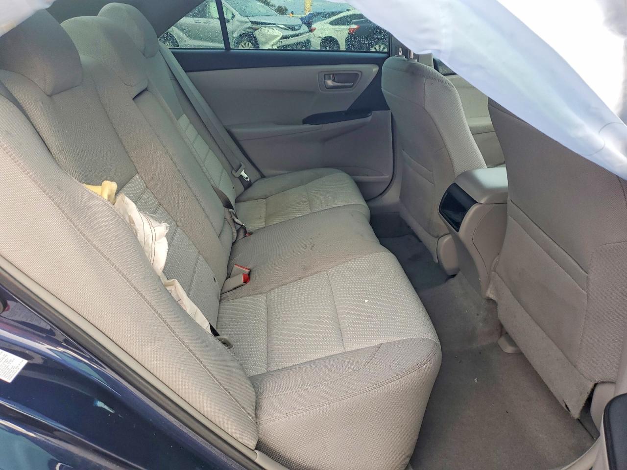 2016 TOYOTA CAMRY LE photo 10