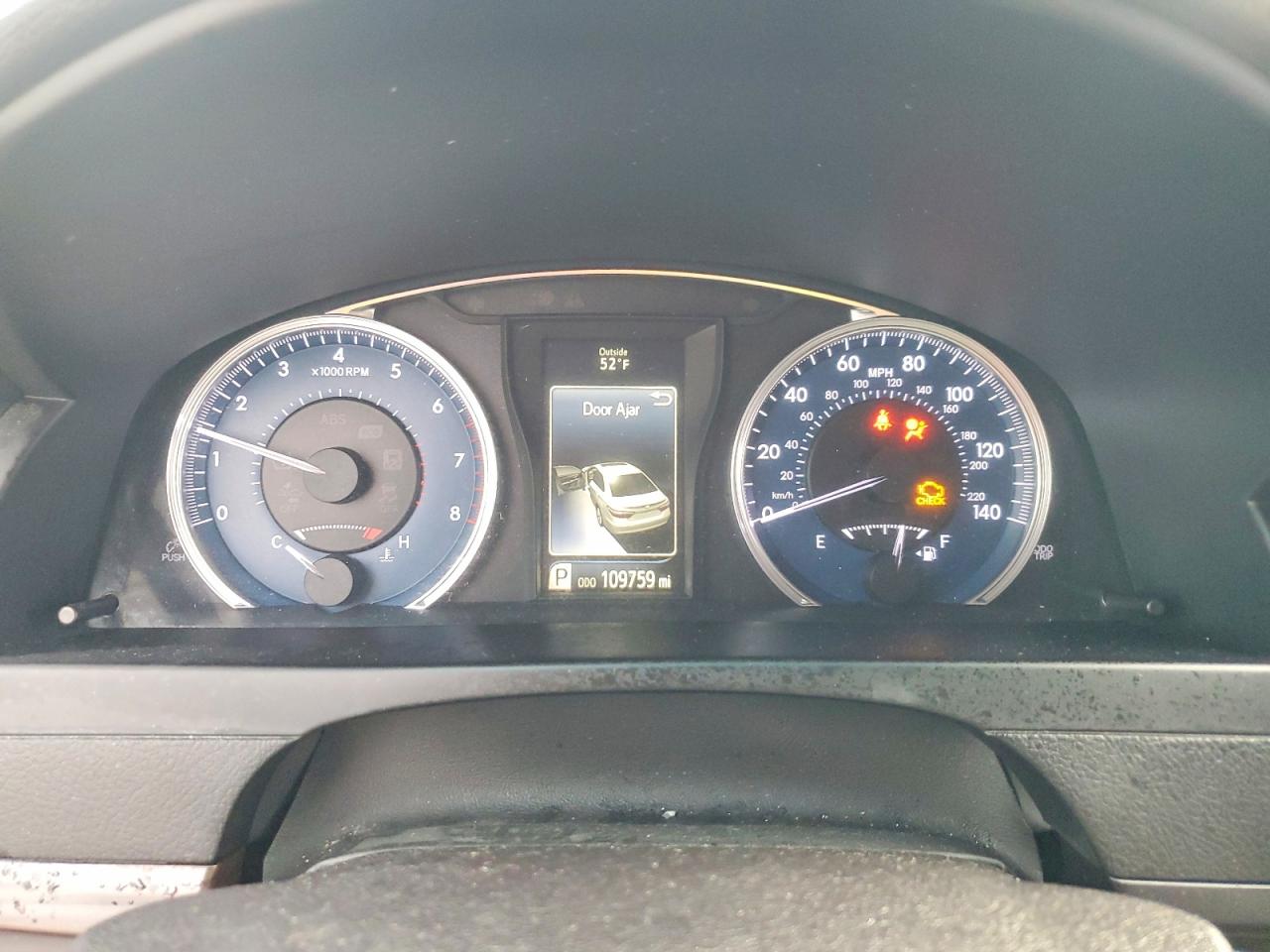 2016 TOYOTA CAMRY LE photo 9