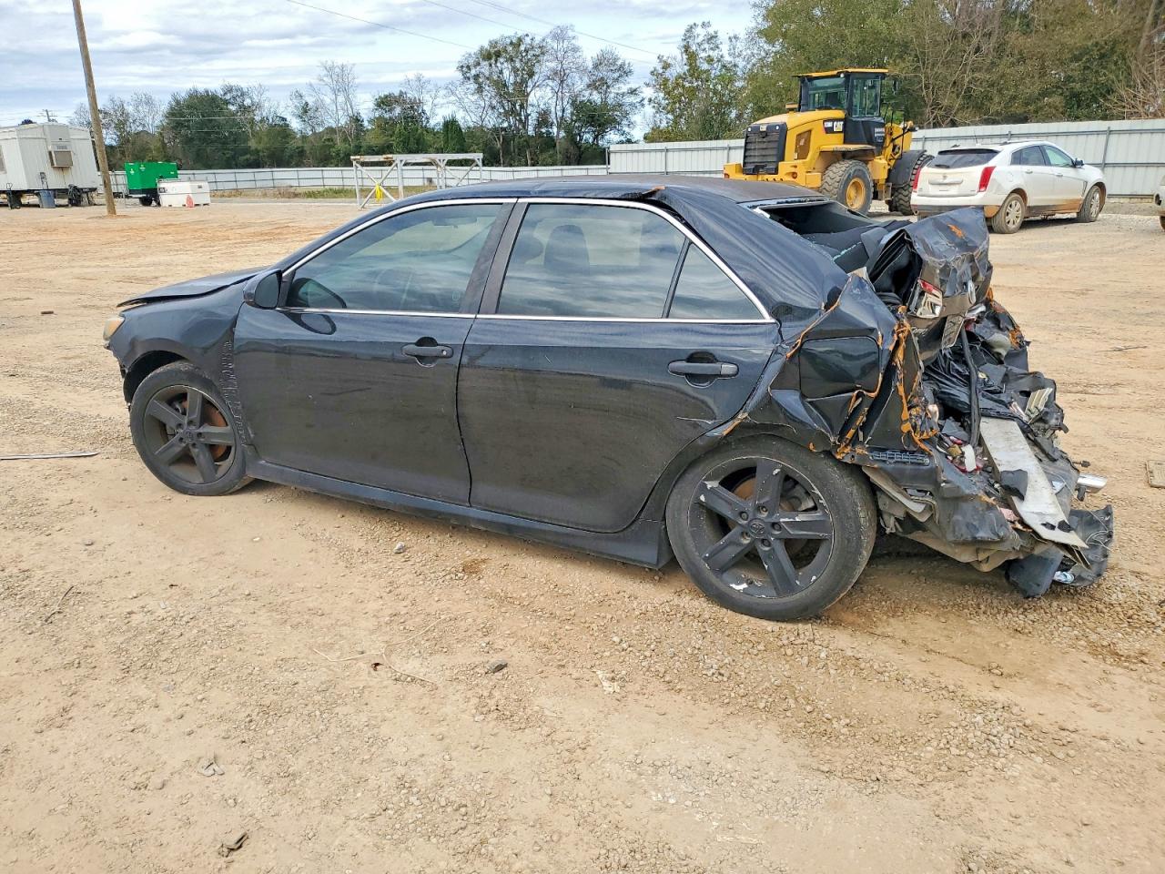 2013 TOYOTA CAMRY L photo 2