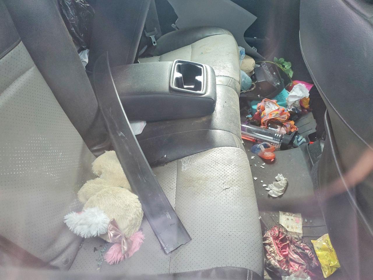 2013 TOYOTA CAMRY L photo 10
