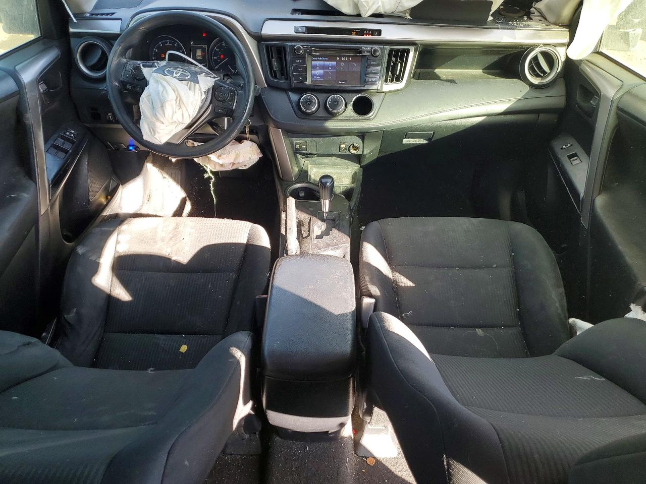 2017 TOYOTA RAV4 LE photo 8