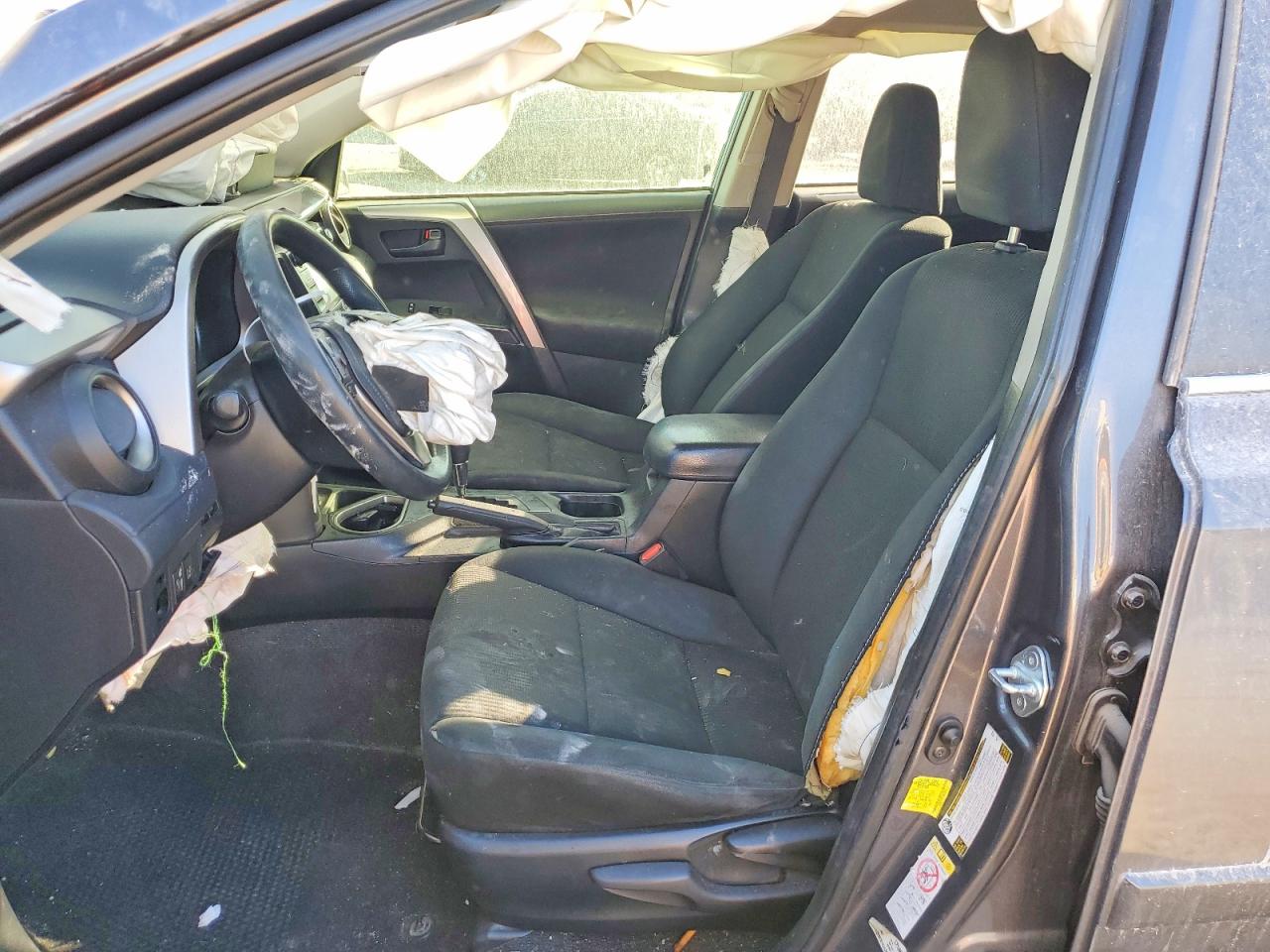 2017 TOYOTA RAV4 LE photo 7