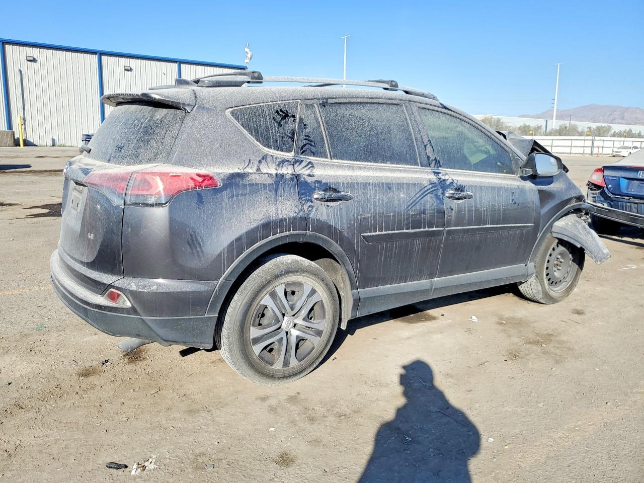 2017 TOYOTA RAV4 LE photo 3