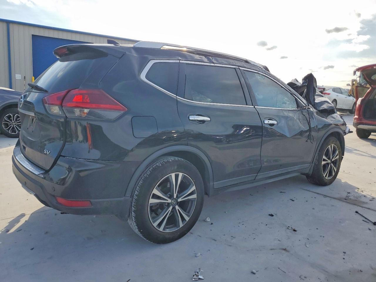 2019 NISSAN ROGUE S photo 3