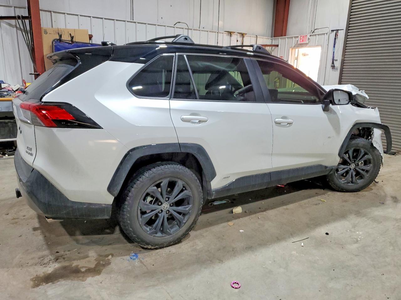 2024 TOYOTA RAV4 XSE photo 3