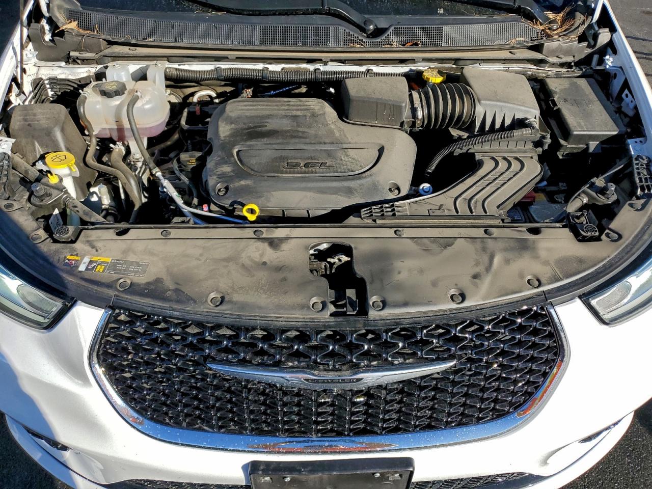 2025 CHRYSLER PACIFICA SELECT photo 12