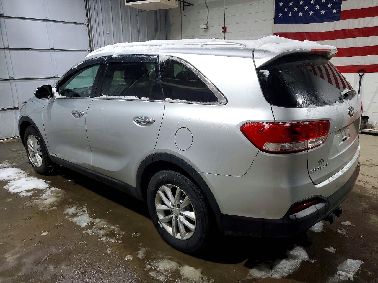2017 KIA SORENTO LX photo 4