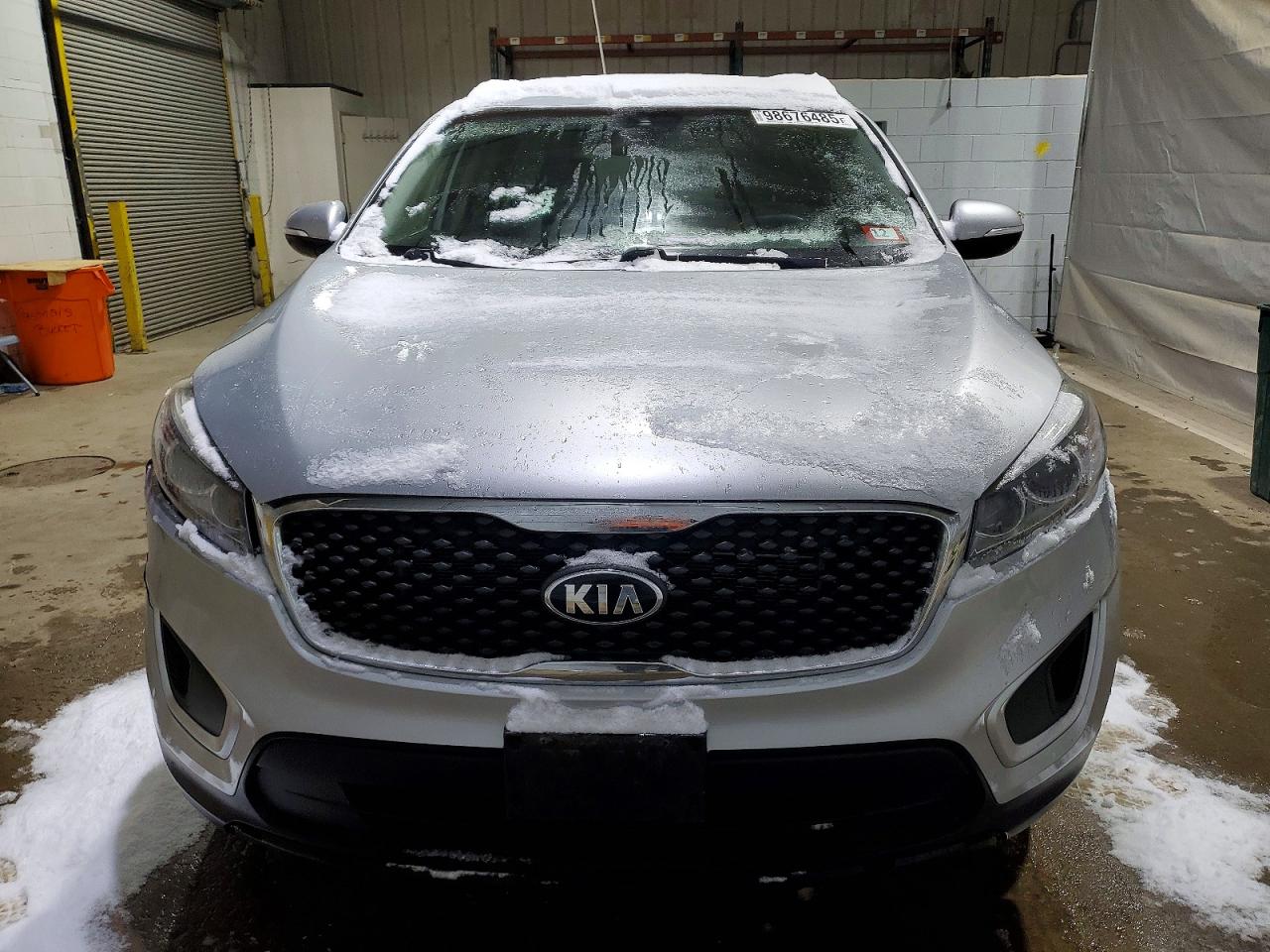 2017 KIA SORENTO LX photo 13