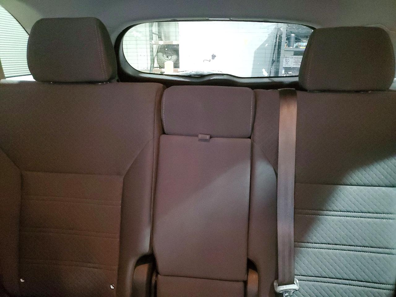 2017 KIA SORENTO LX photo 28