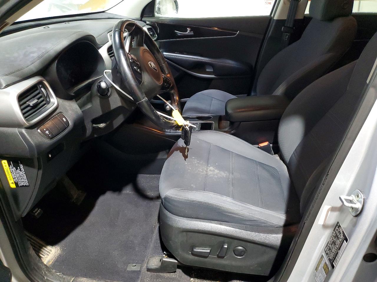 2017 KIA SORENTO LX photo 19