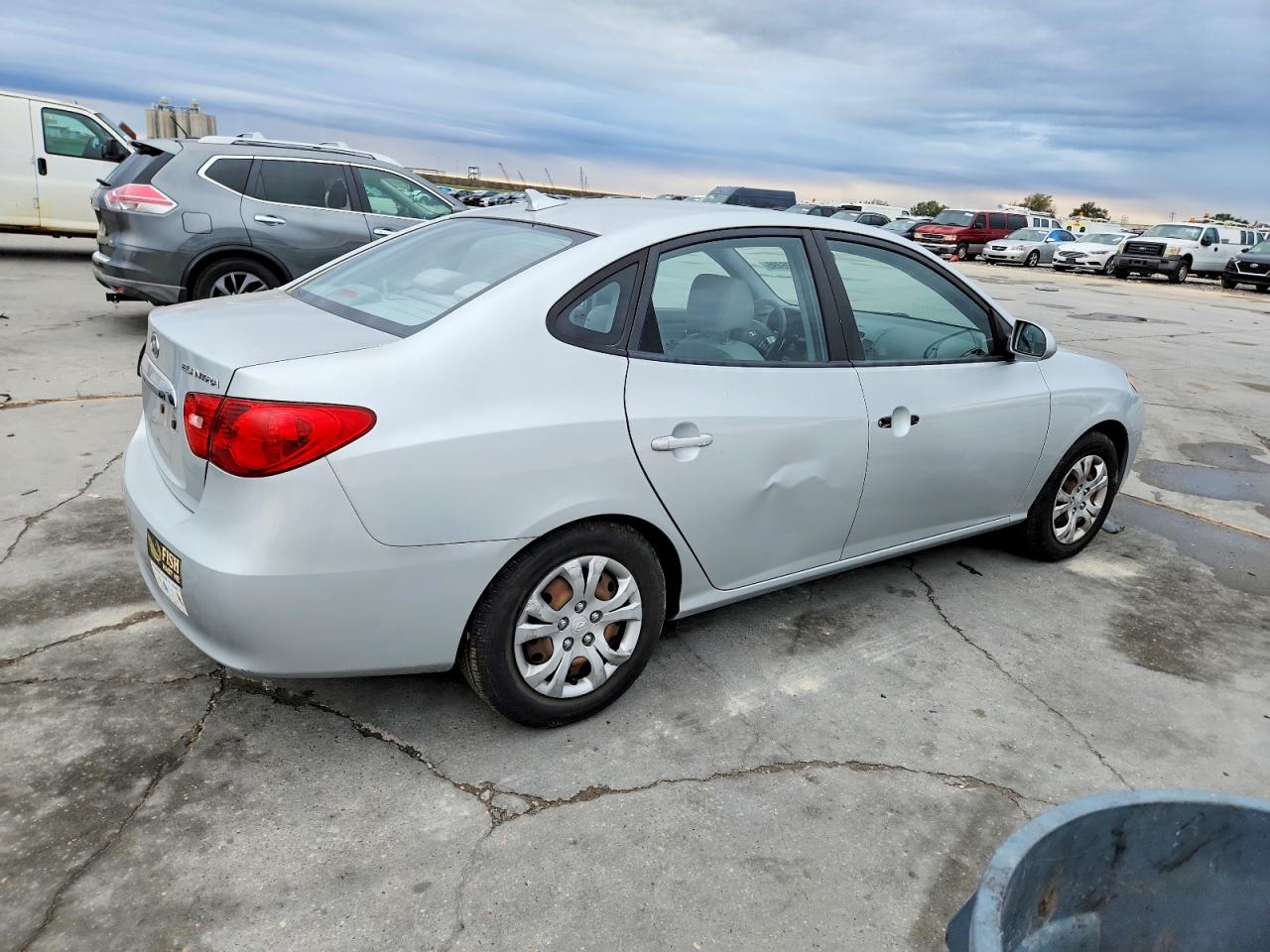 2010 HYUNDAI ELANTRA BLUE photo 3