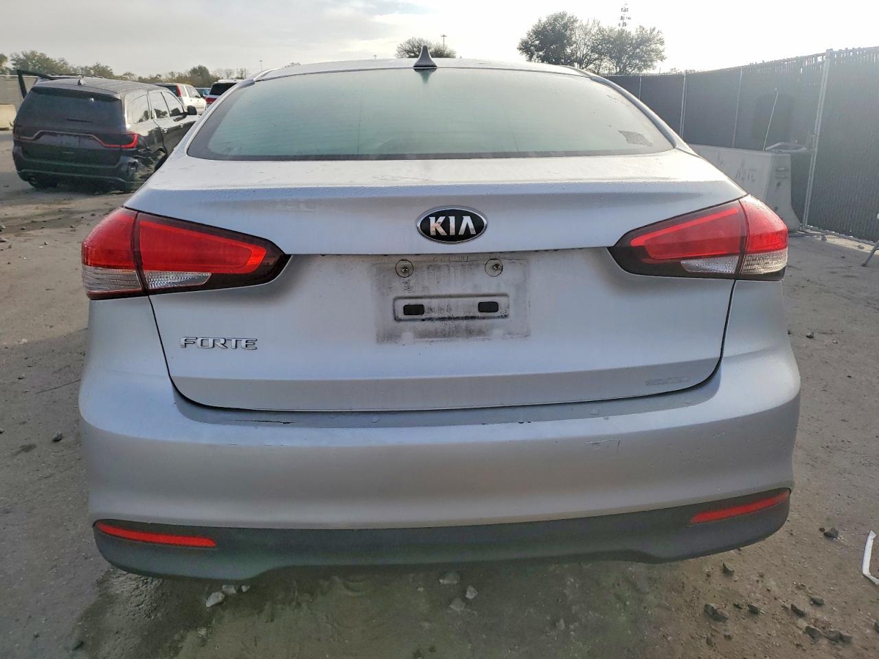 2017 KIA FORTE LX photo 6