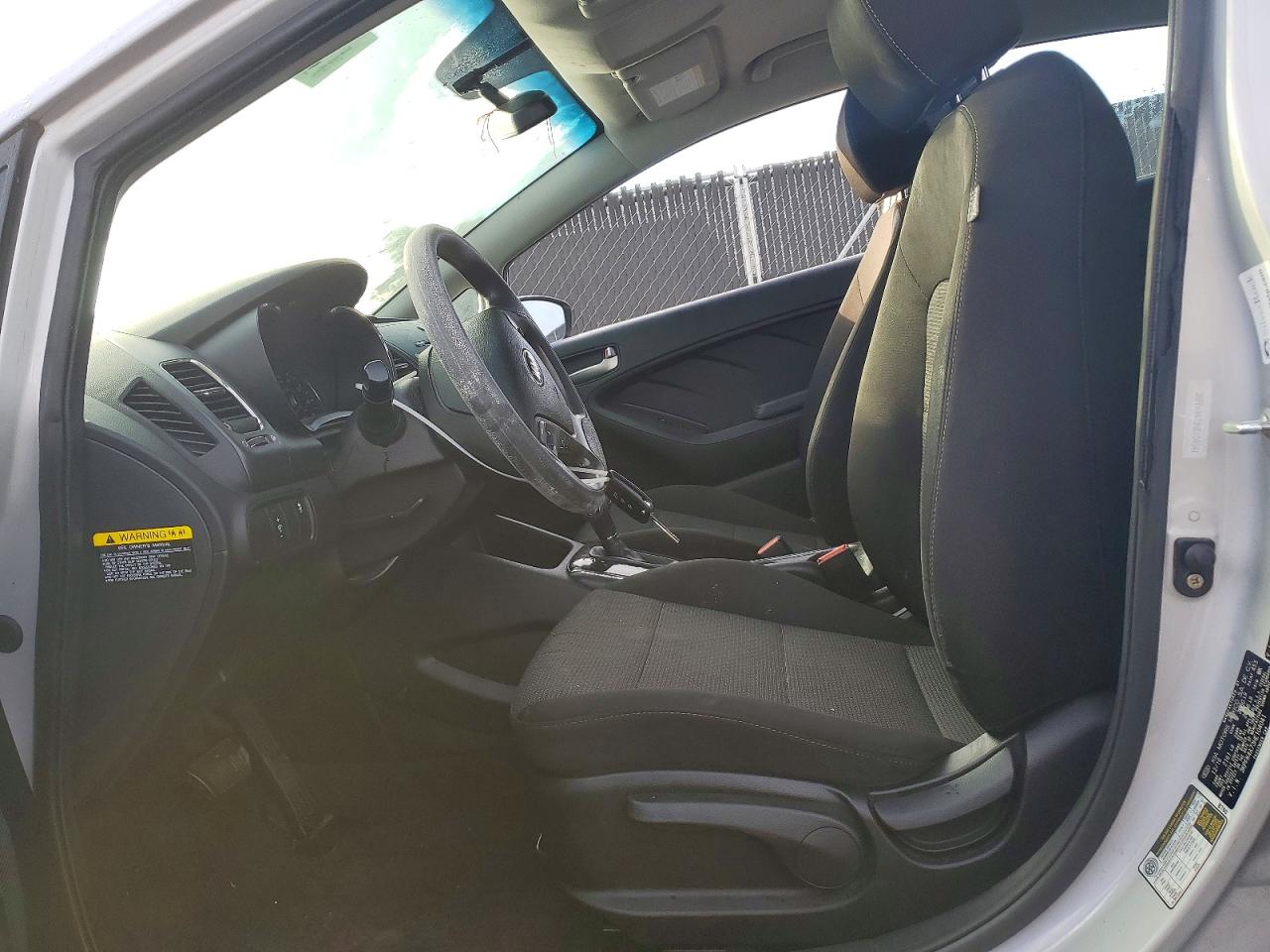 2017 KIA FORTE LX photo 7