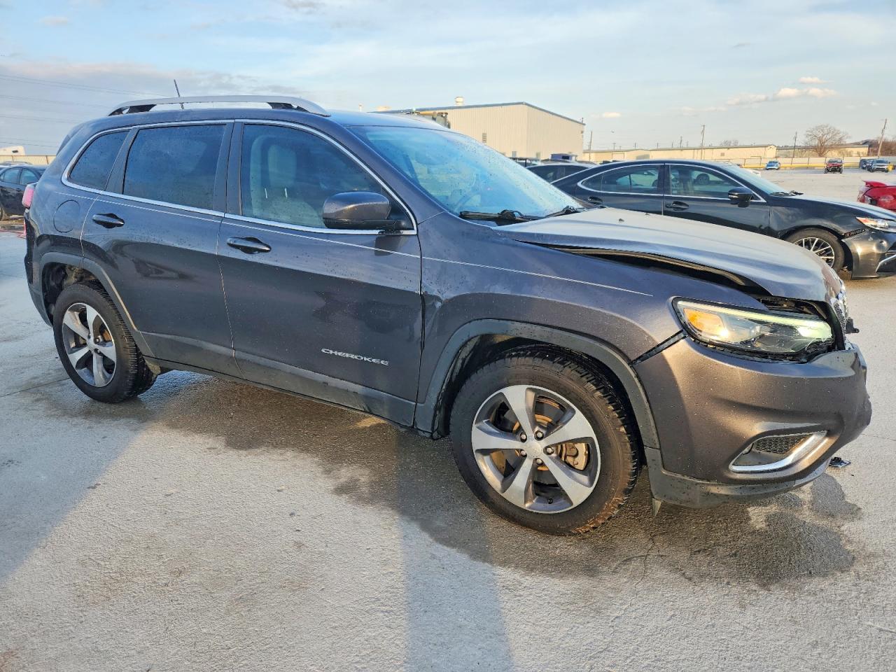 2019 JEEP CHEROKEE LIMITED photo 4