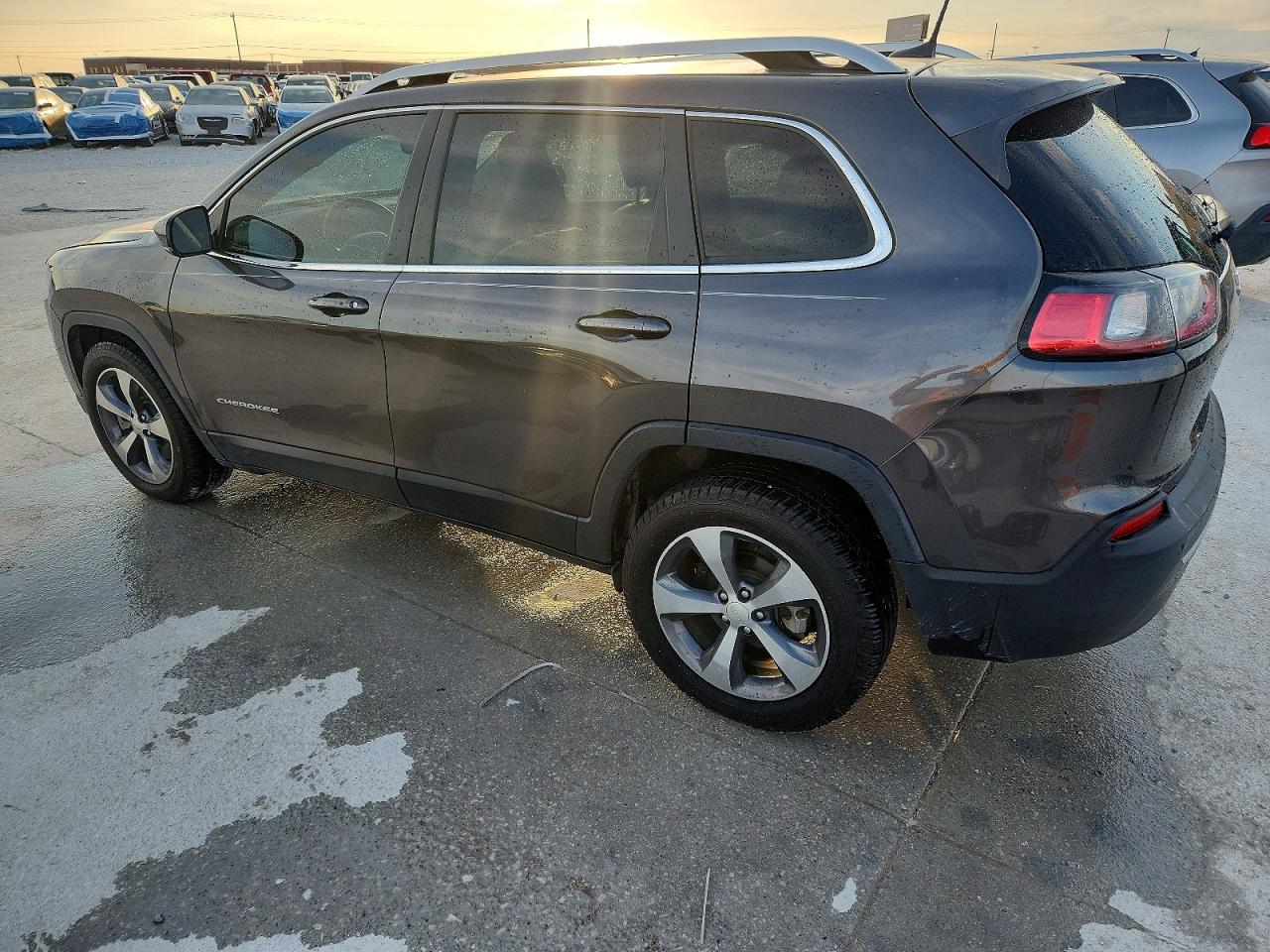 2019 JEEP CHEROKEE LIMITED photo 2