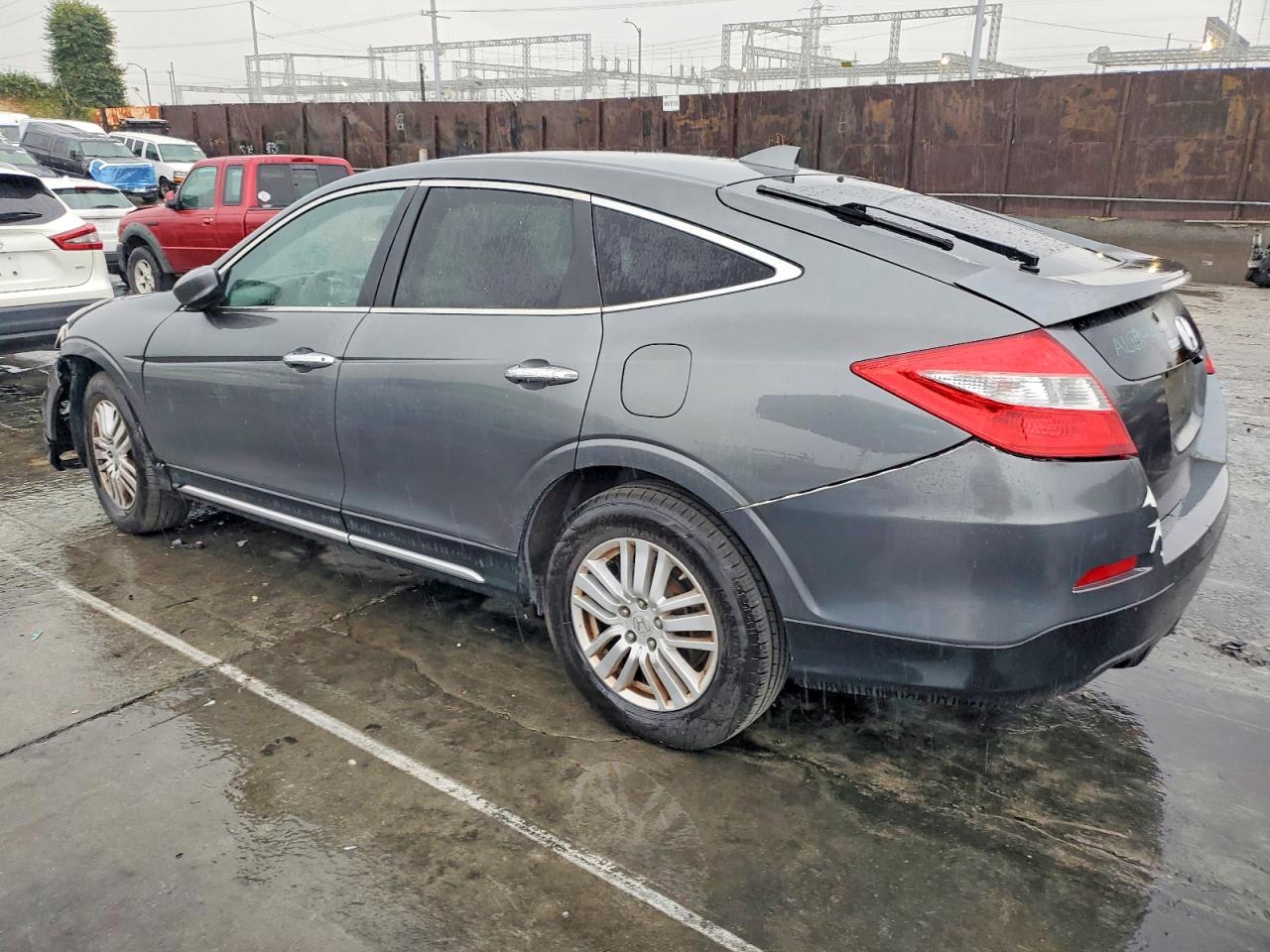 2013 HONDA CROSSTOUR EX photo 2