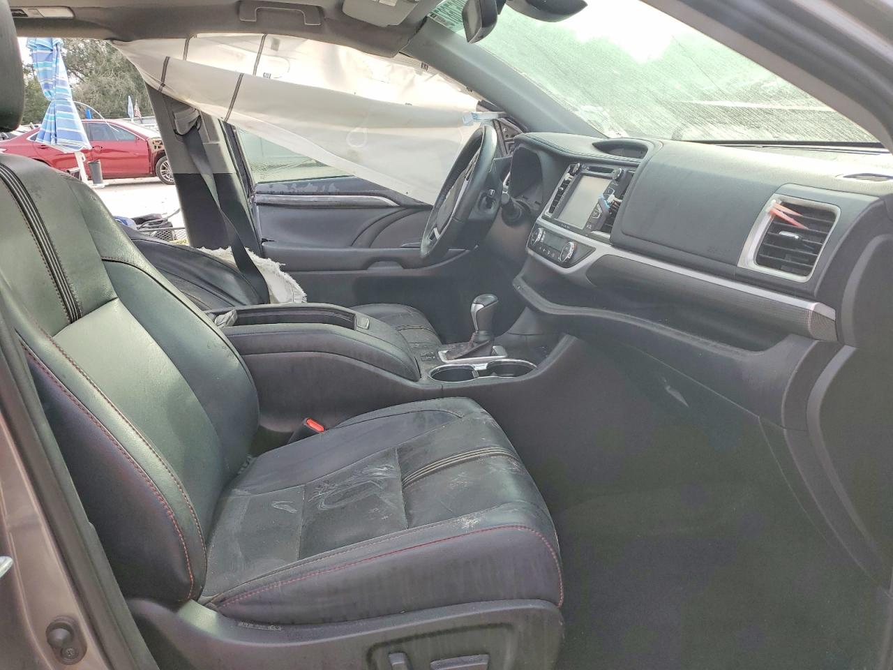2019 TOYOTA HIGHLANDER SE photo 7