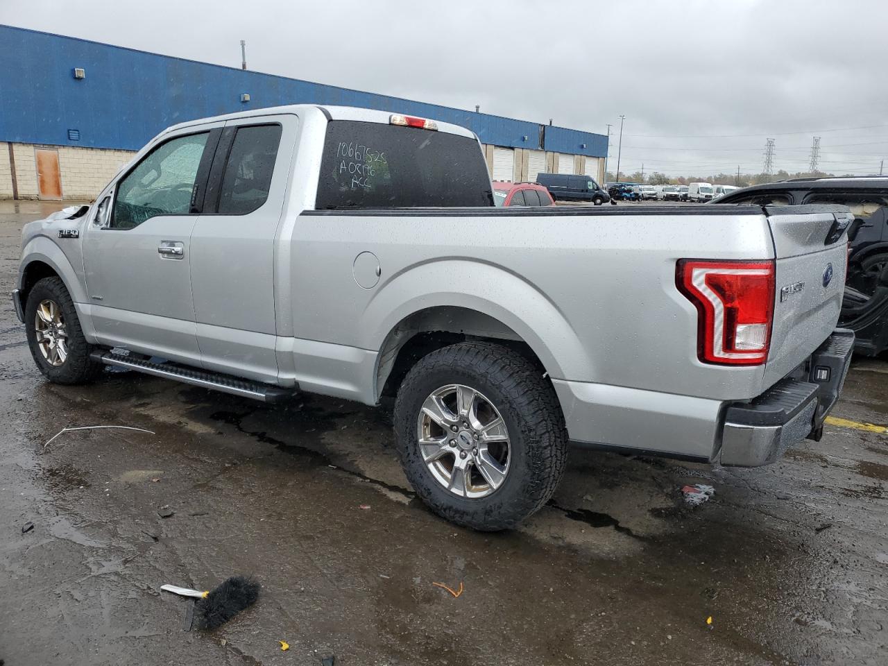 2015 FORD F150 SUPER CAB photo 2