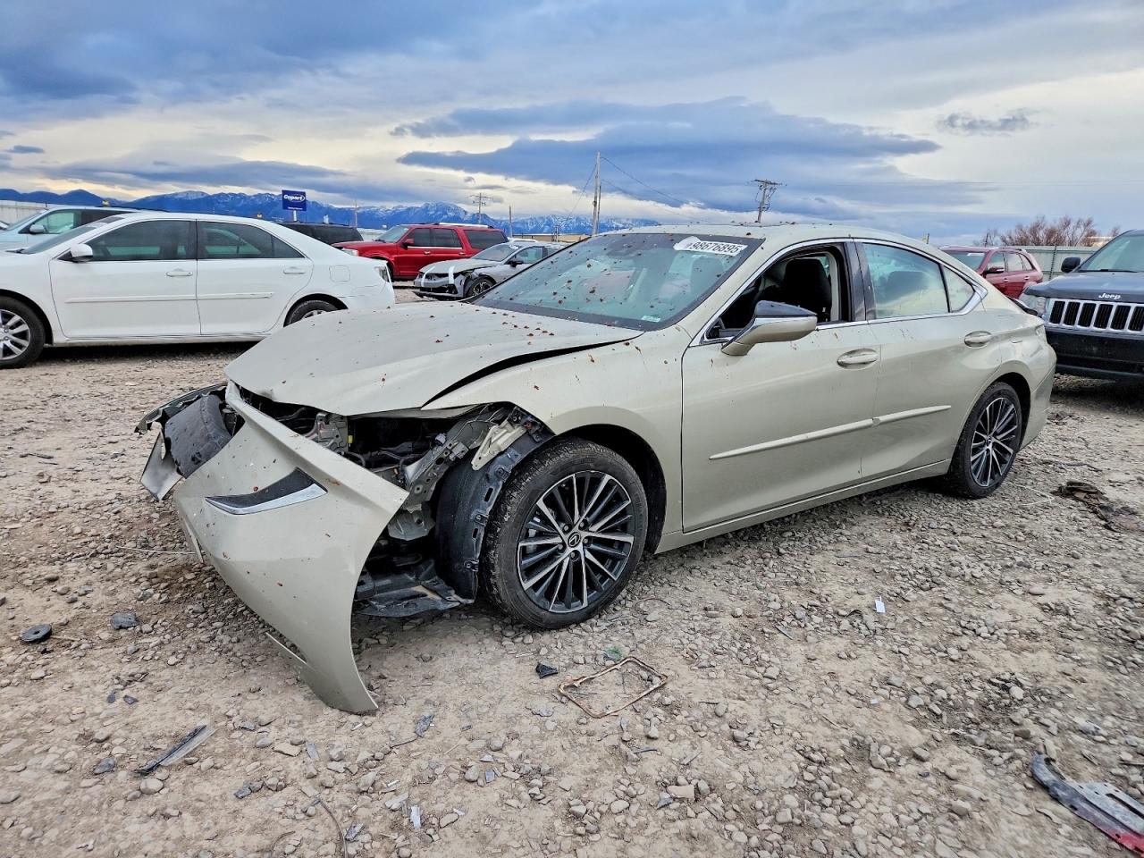 2022 LEXUS ES