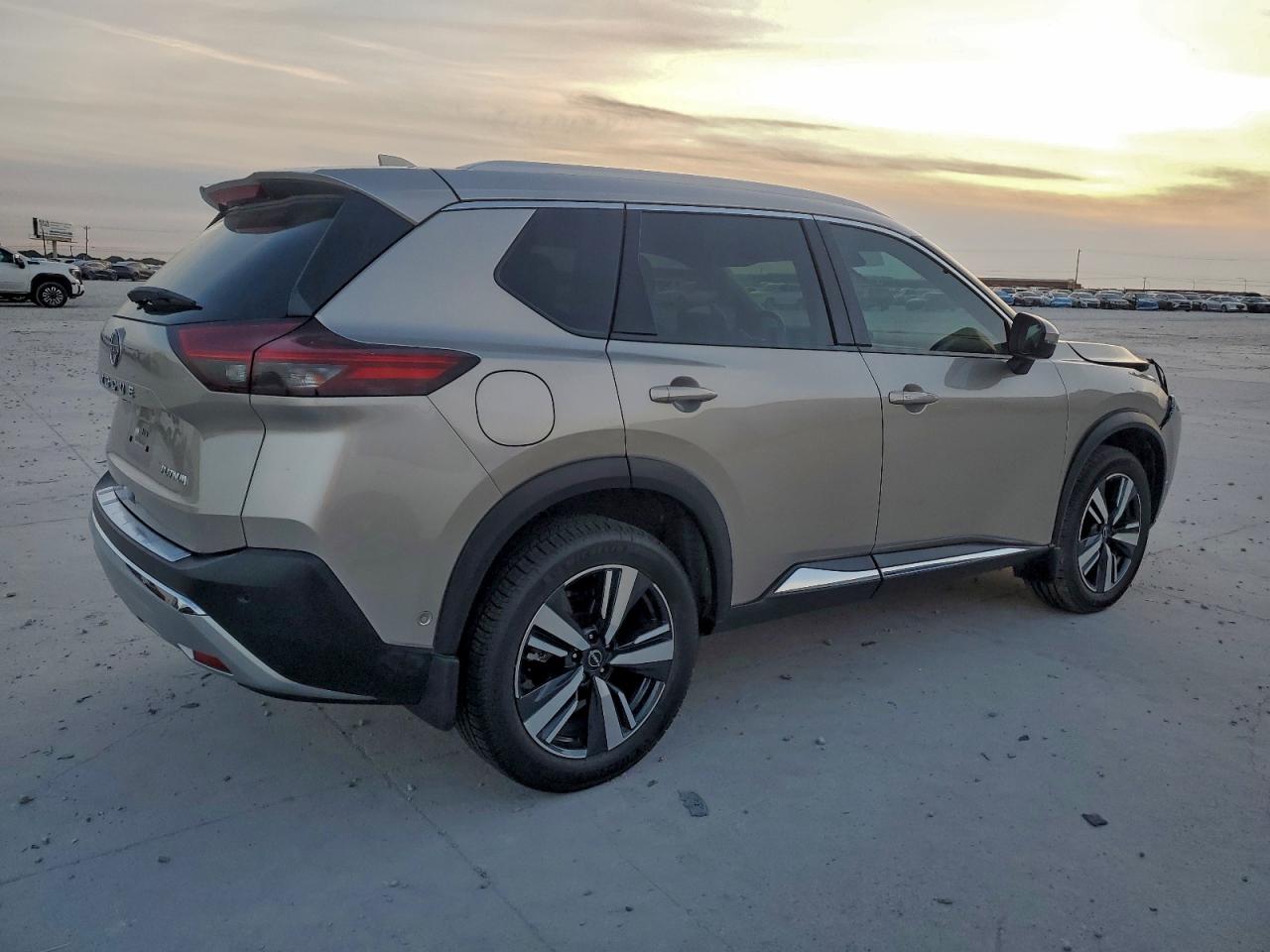 2023 NISSAN ROGUE PLATINUM photo 3
