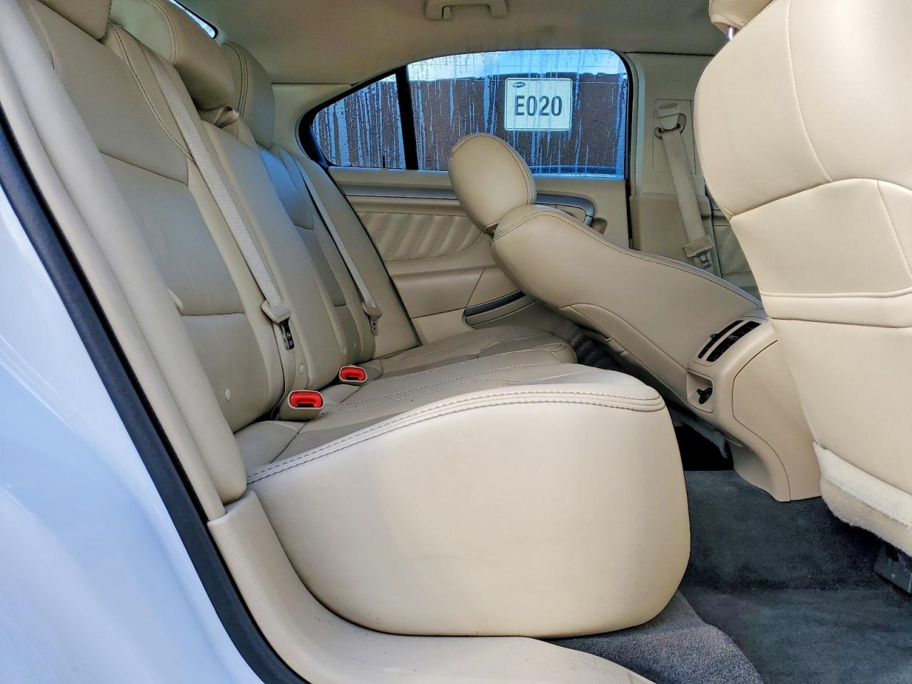 2018 FORD TAURUS SEL photo 10