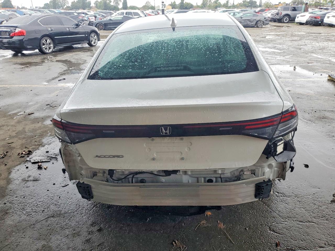 2024 HONDA ACCORD EX photo 6