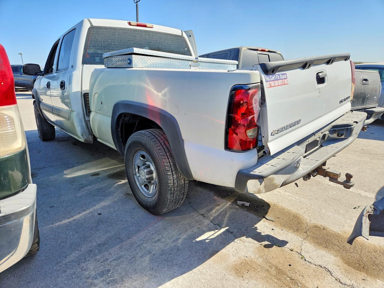 2003 CHEVROLET SILVERADO C1500 HEAVY DUTY photo 2