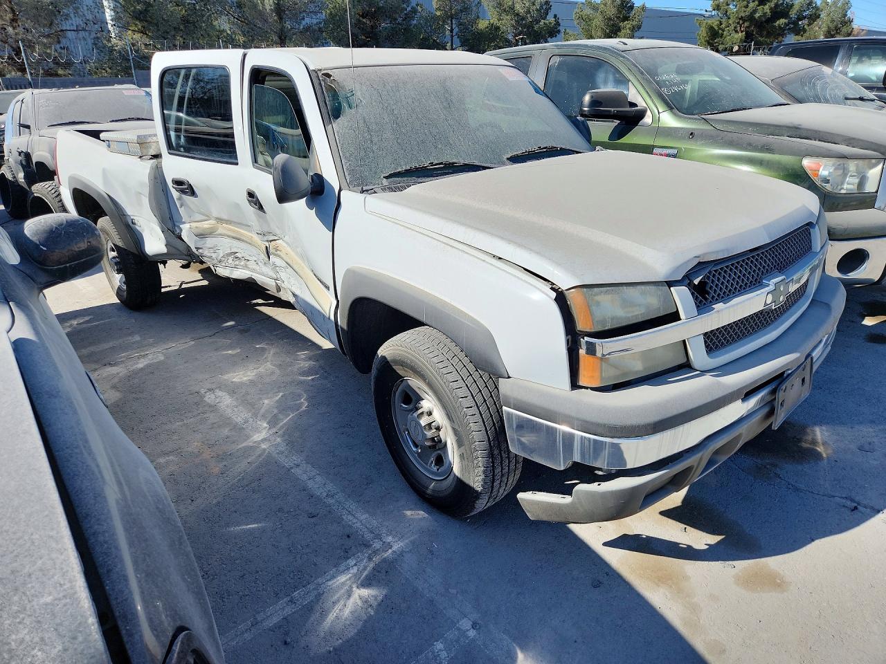 2003 CHEVROLET SILVERADO C1500 HEAVY DUTY photo 4