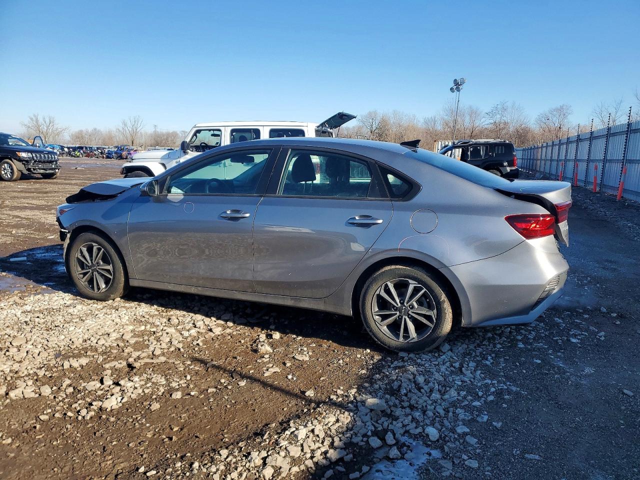 2024 KIA FORTE LX photo 3