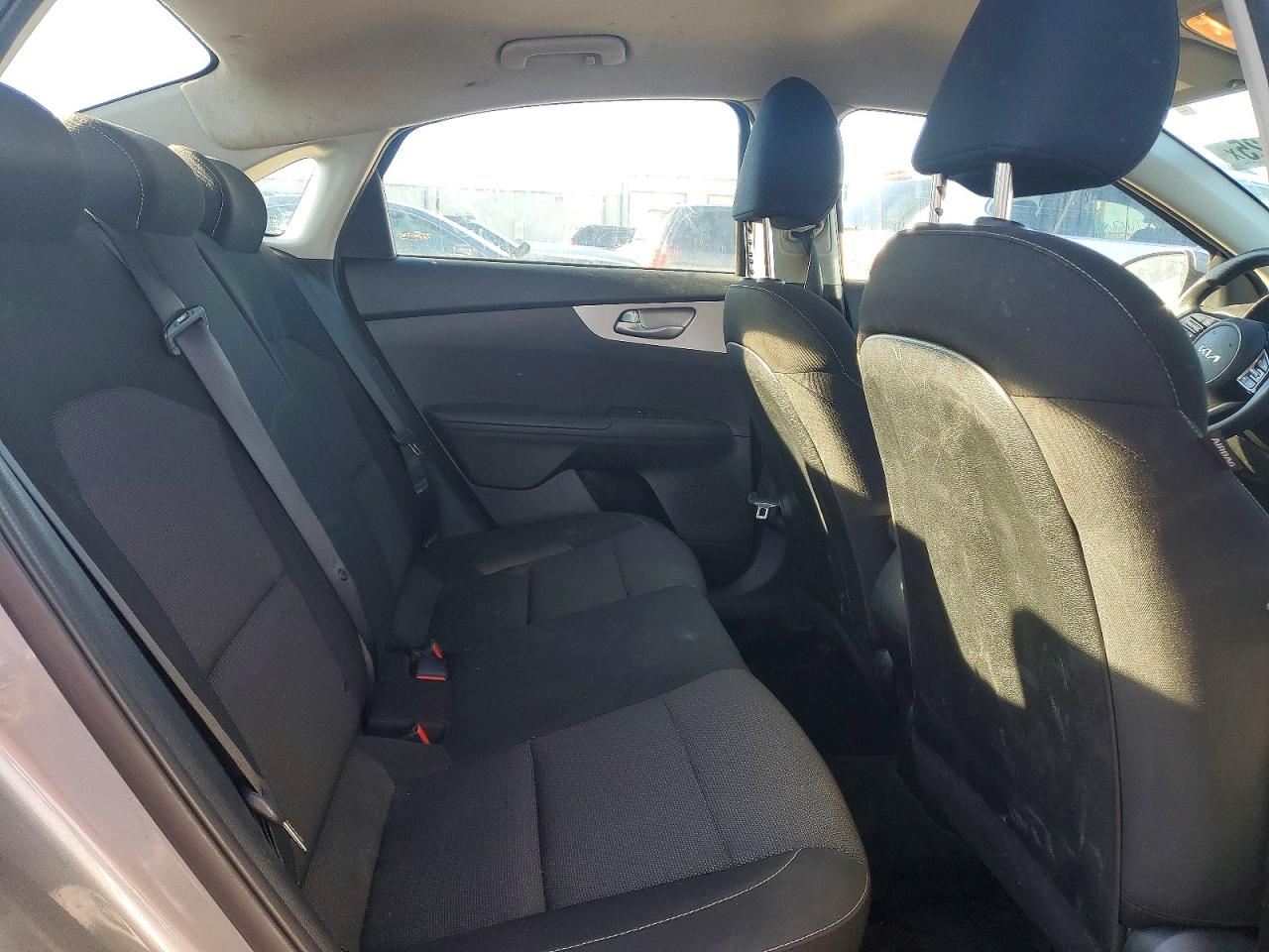 2024 KIA FORTE LX photo 19