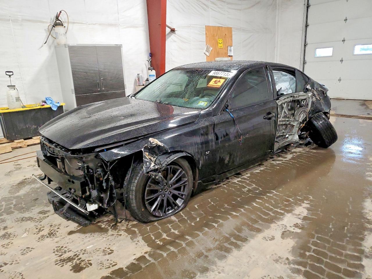 2015 INFINITI Q50