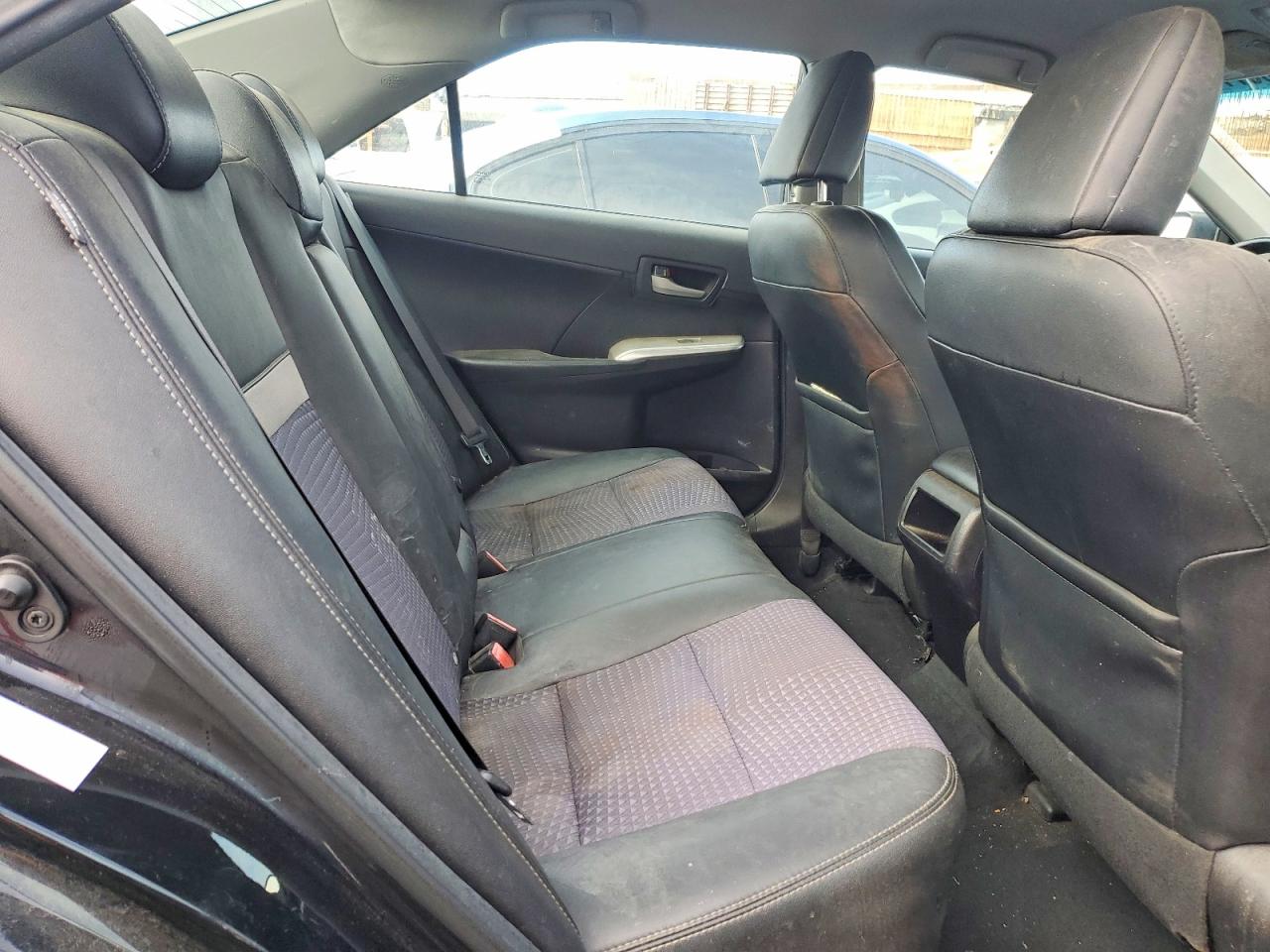 2014 TOYOTA CAMRY L photo 10