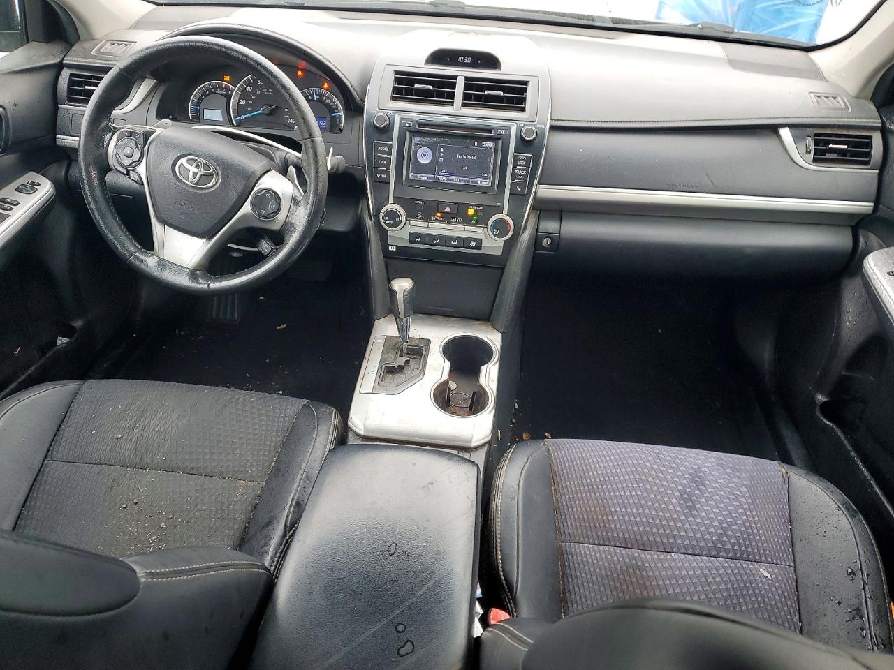 2014 TOYOTA CAMRY L photo 8