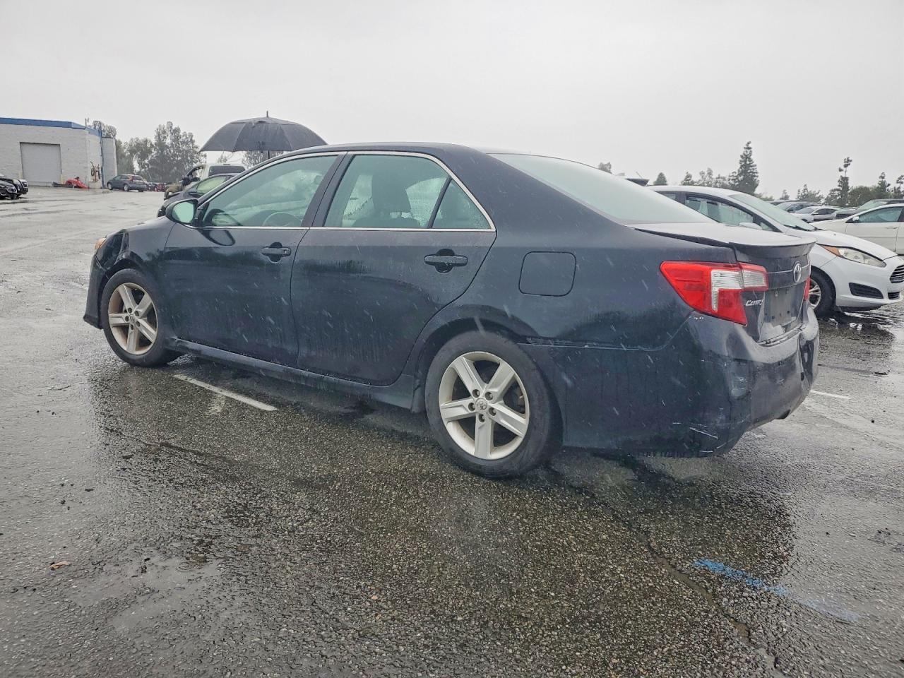 2014 TOYOTA CAMRY L photo 2