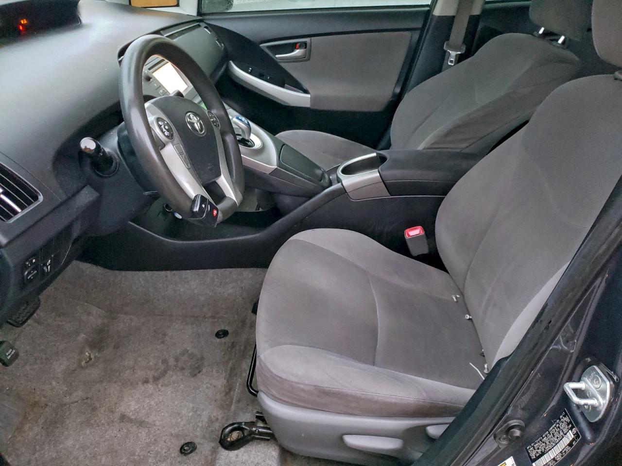 2013 TOYOTA PRIUS photo 7