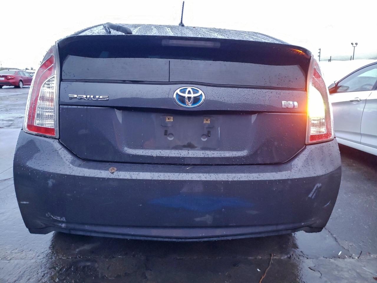 2013 TOYOTA PRIUS photo 6