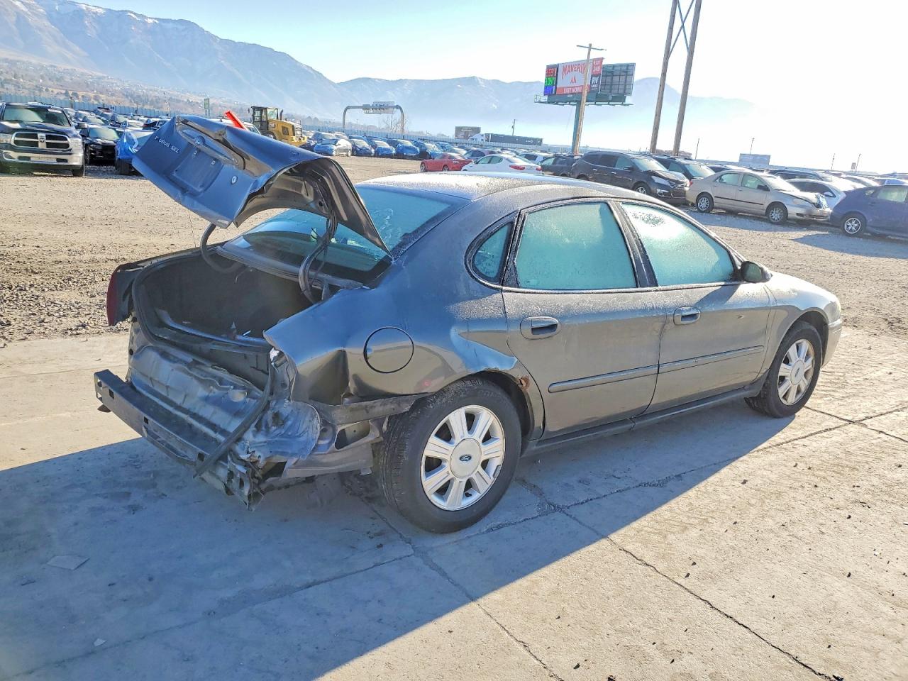 2005 FORD TAURUS SEL photo 3