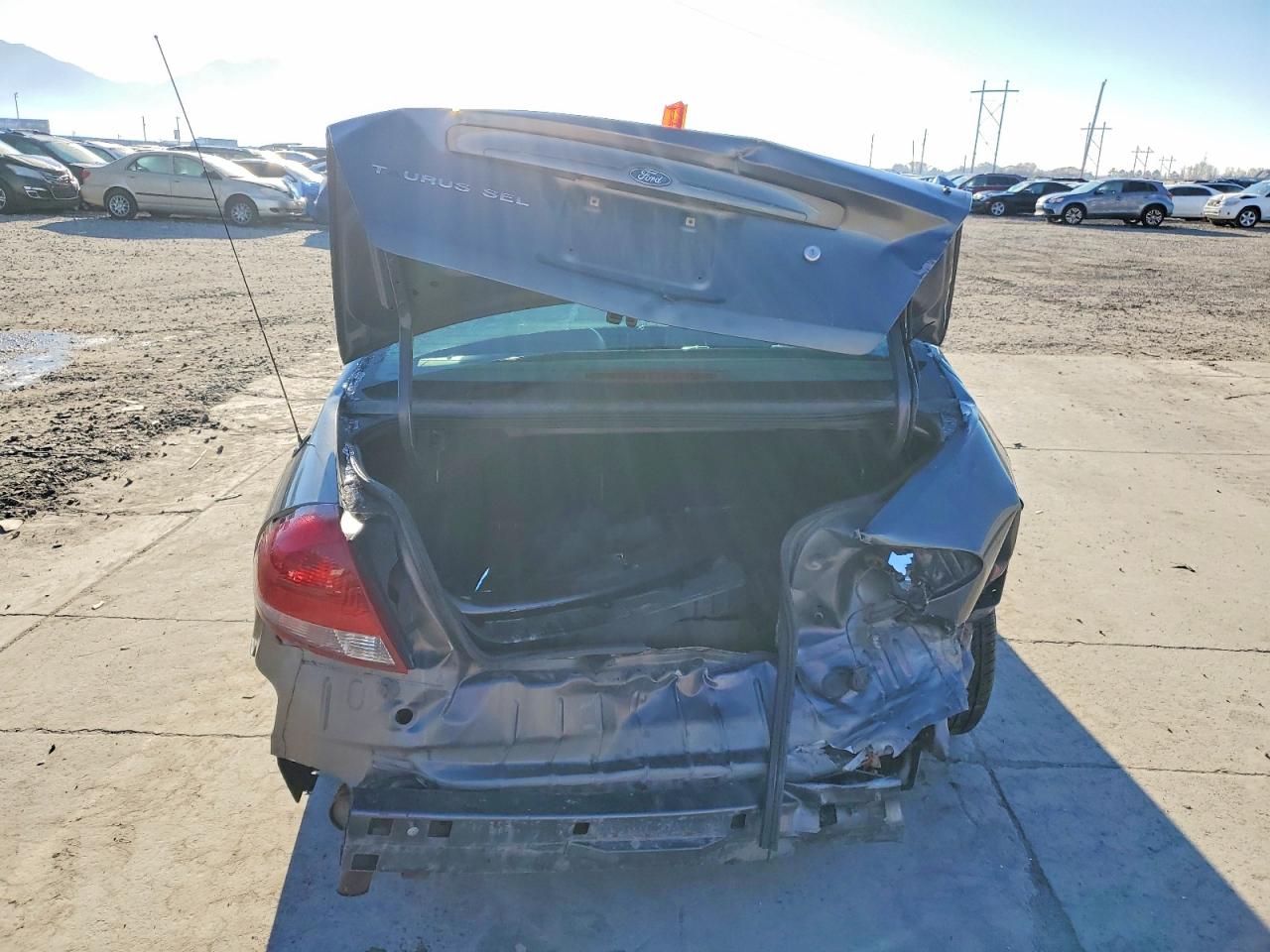 2005 FORD TAURUS SEL photo 6